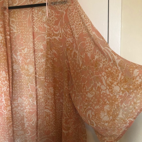 Patterned Kimono - Picture 3 of 4